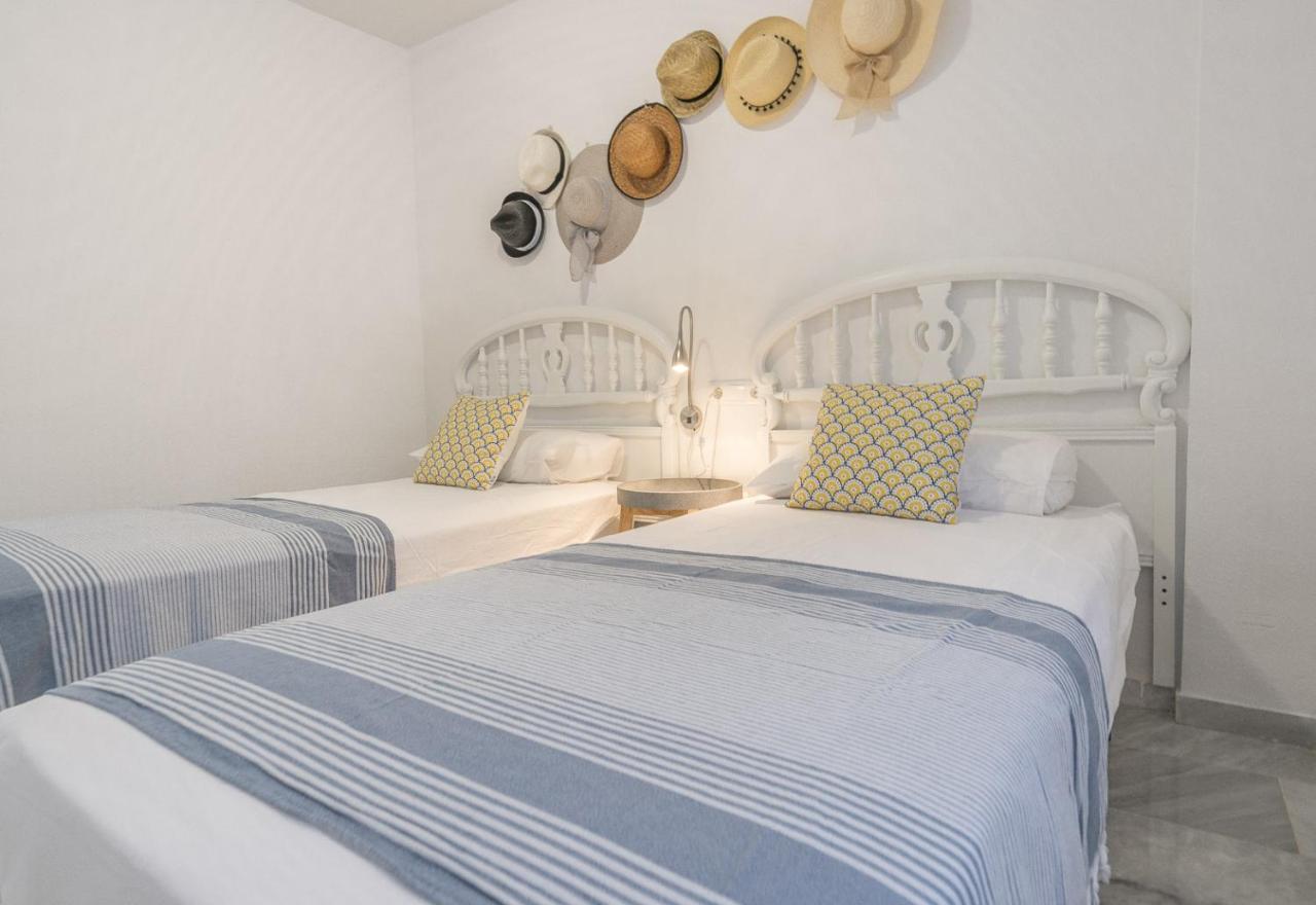 Coral Paradise Apartment With Swimming Pool La Herradura  Esterno foto